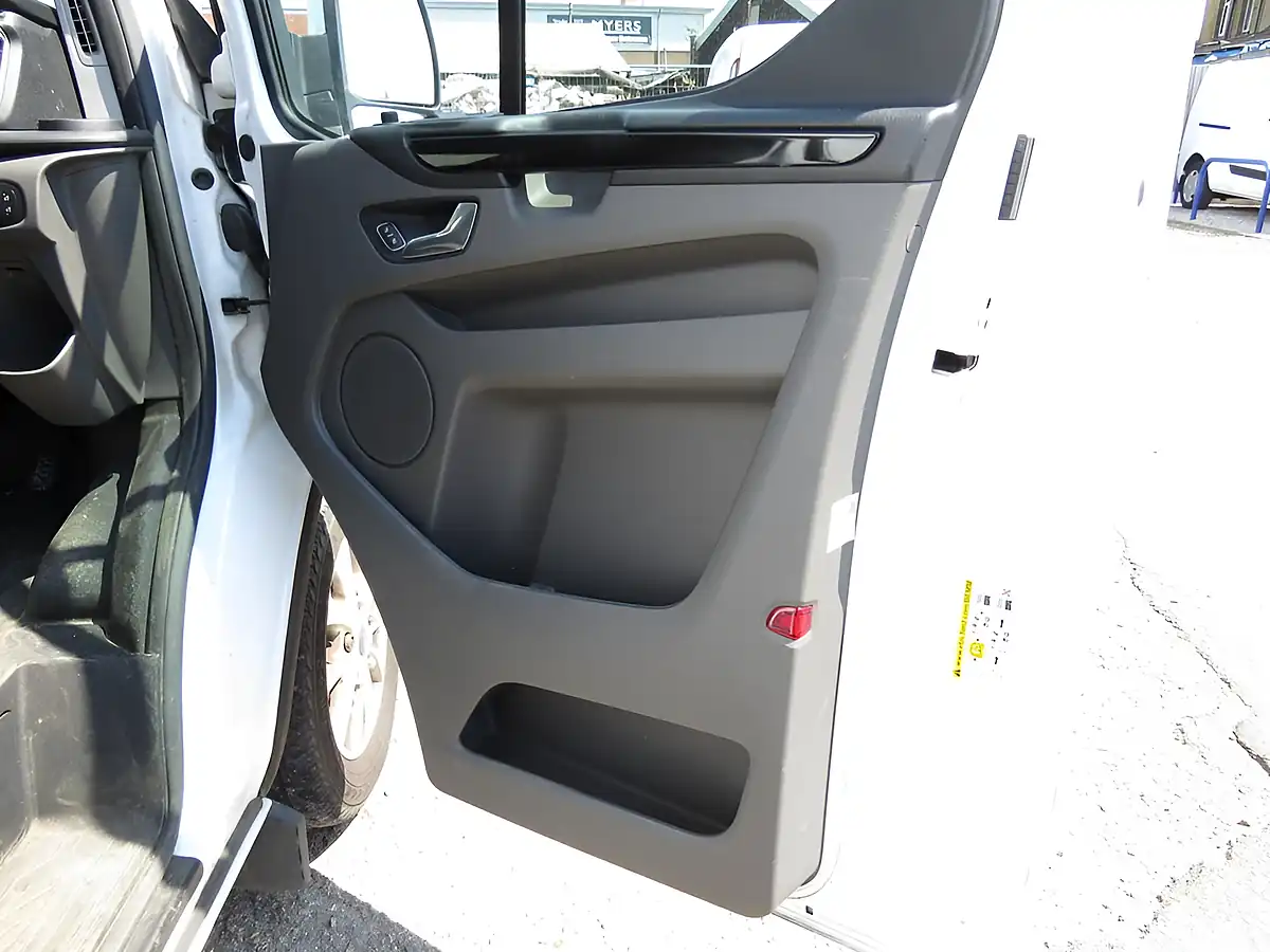 Used 2018 Ford Transit Custom Limited White - Interior and Exterior details 12