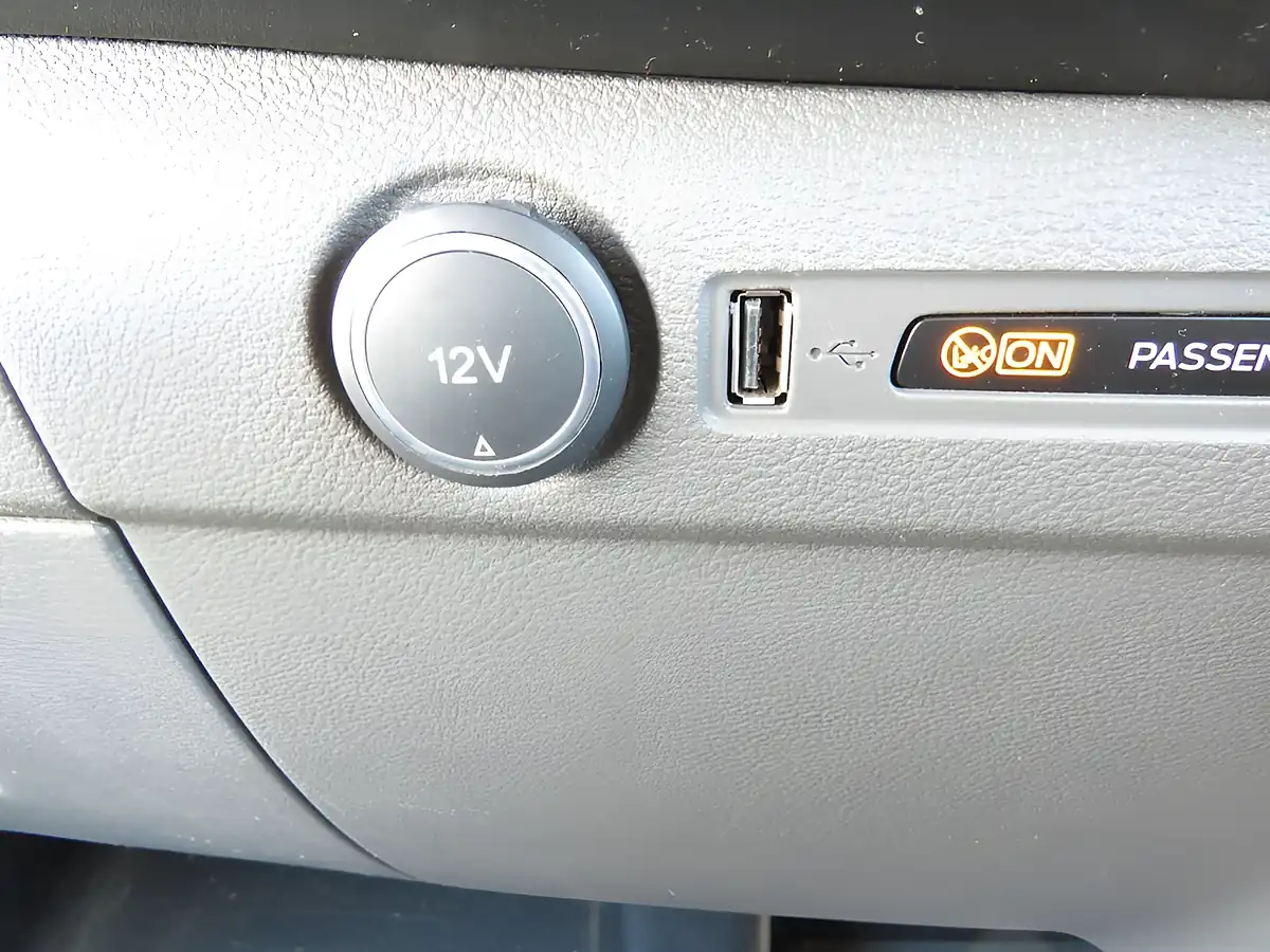 Used 2018 Ford Transit Custom Limited White - Interior and Exterior details 18