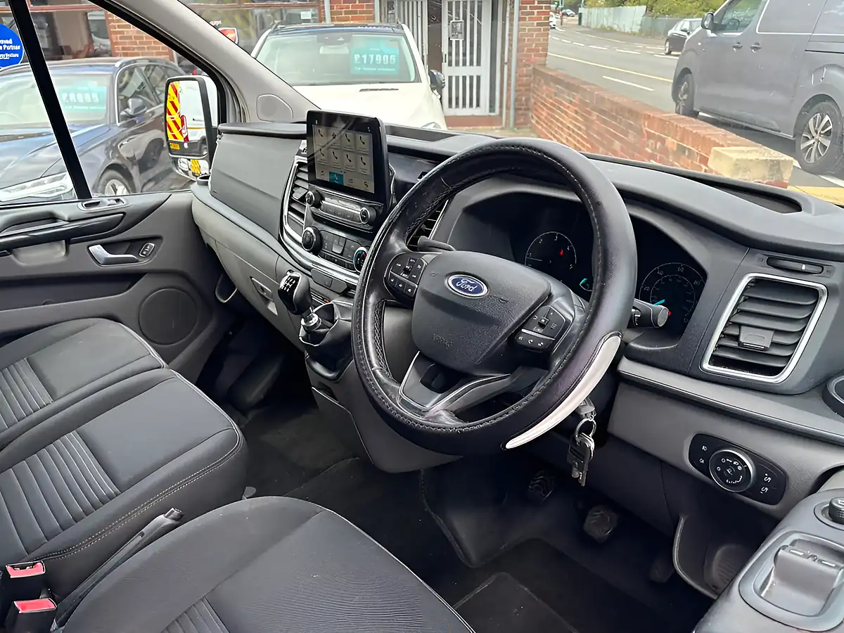 Used 2018 Ford Transit Custom Limited White - Interior and Exterior details 11