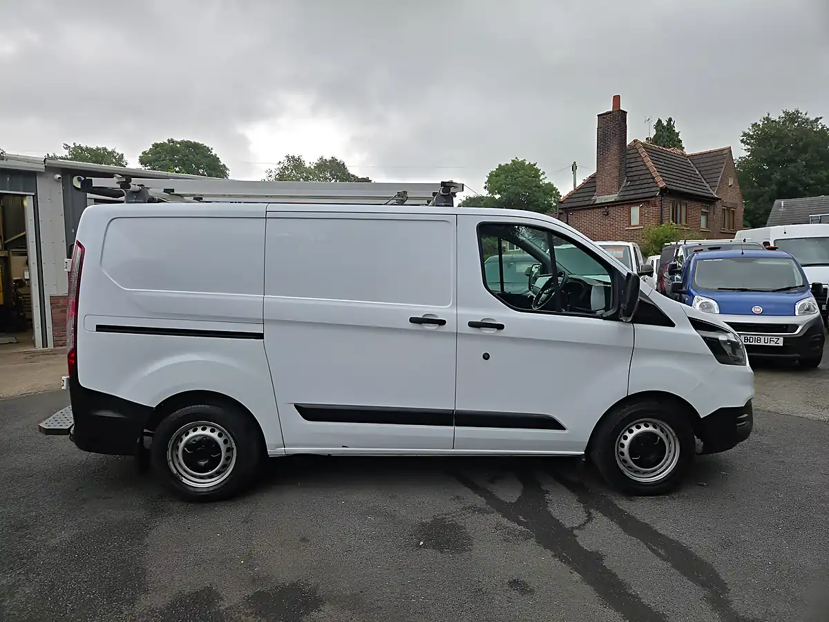 Used 2018 Ford Transit Custom Low Roof Van White - Interior and Exterior details 13