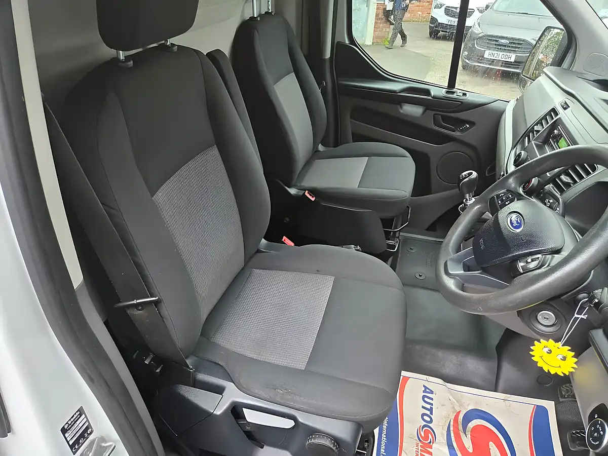 Used 2018 Ford Transit Custom Low Roof Van White - Interior and Exterior details 19