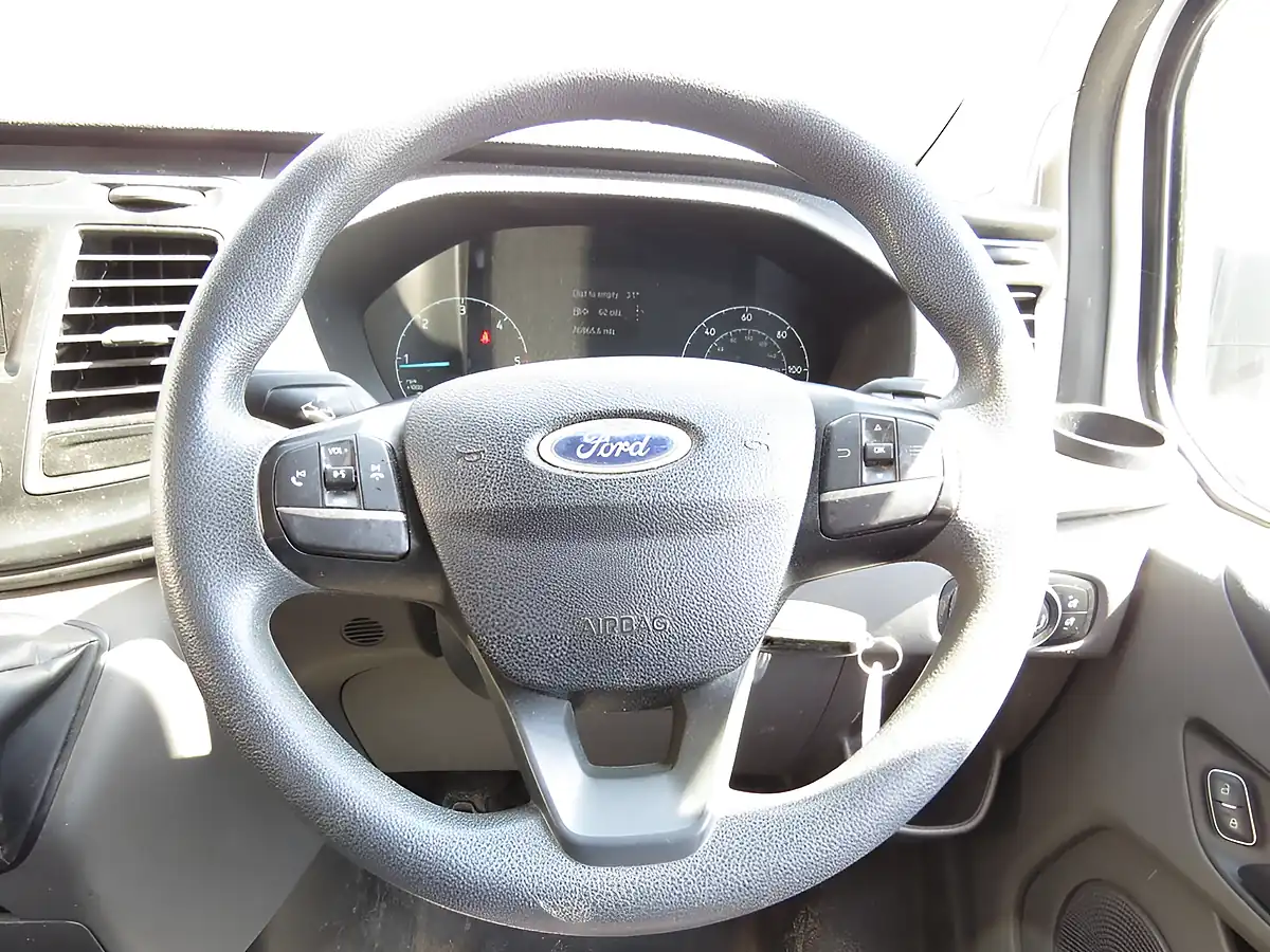 Used 2018 Ford Transit Custom Panel Van L1 H1 White - Interior and Exterior details 17