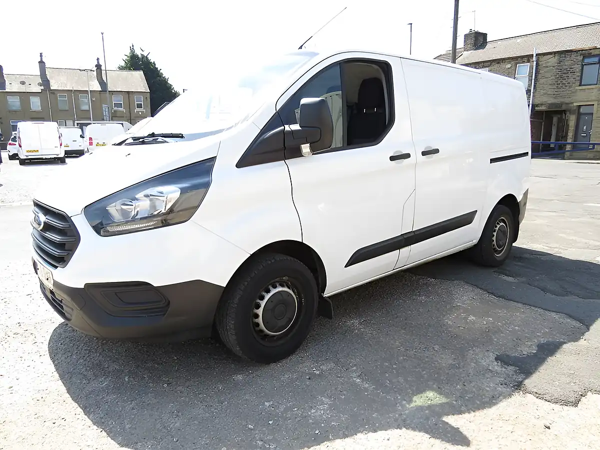 Used 2018 Ford Transit Custom Panel Van L1 H1 White - Interior and Exterior details 4