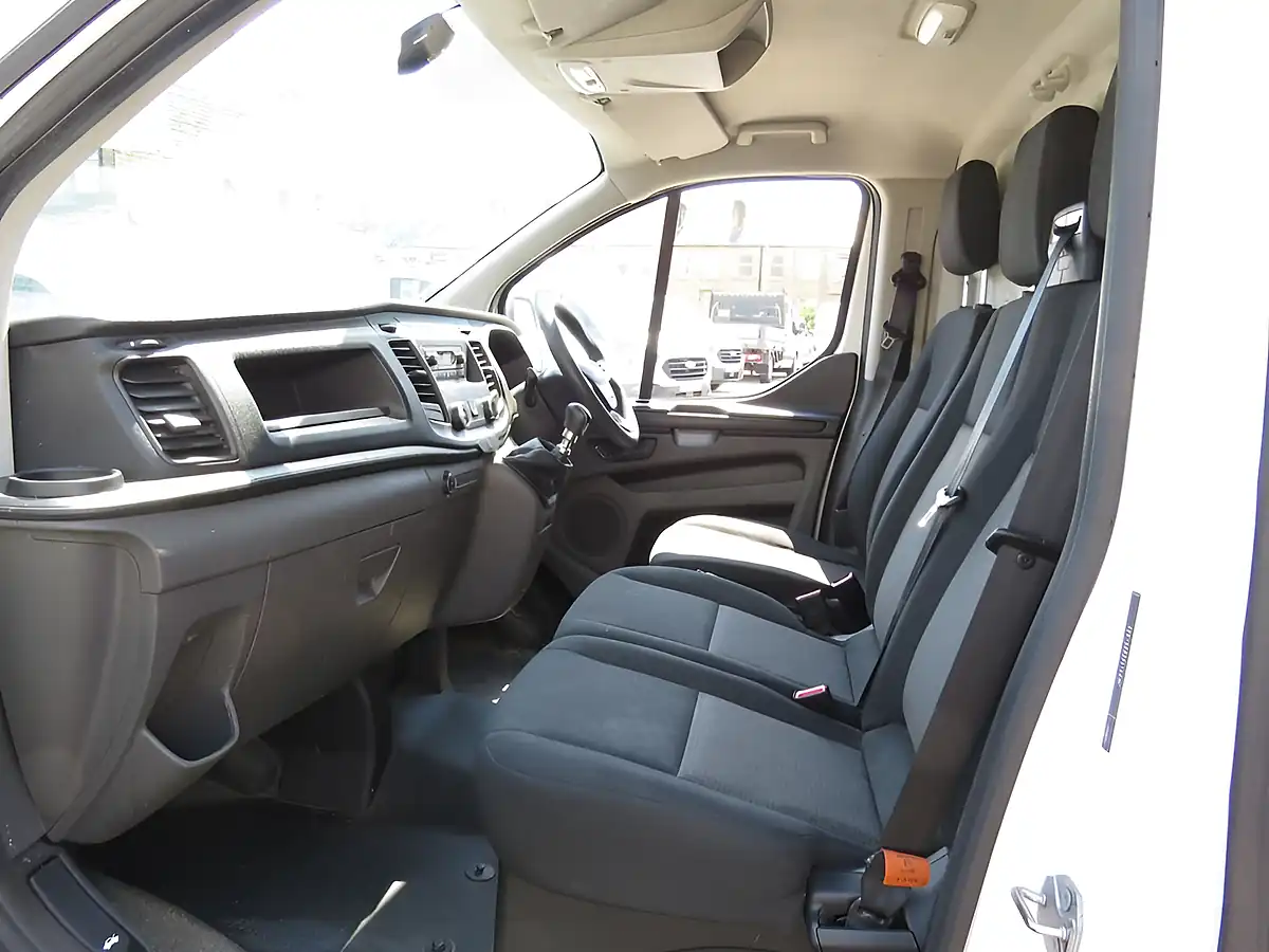 Used 2018 Ford Transit Custom Panel Van L1 H1 White - Interior and Exterior details 8