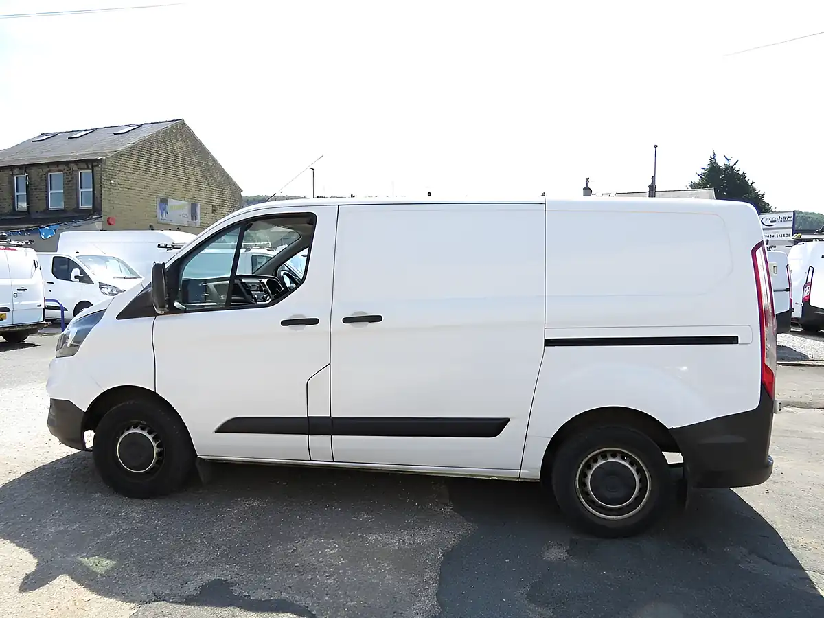 Used 2018 Ford Transit Custom Panel Van L1 H1 White - Interior and Exterior details 9