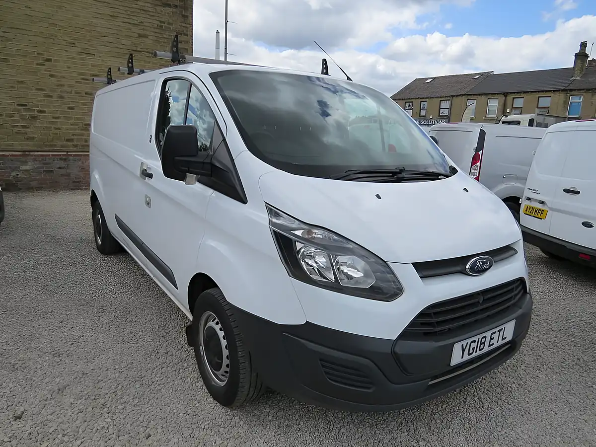 Used 2018 Ford Transit Custom Panel Van L2 H1 White - Front View