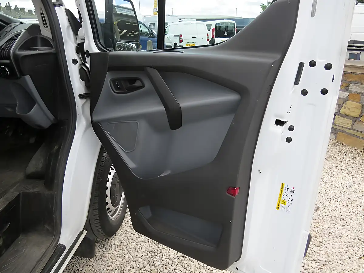 Used 2018 Ford Transit Custom Panel Van L2 H1 White - Interior and Exterior details 14