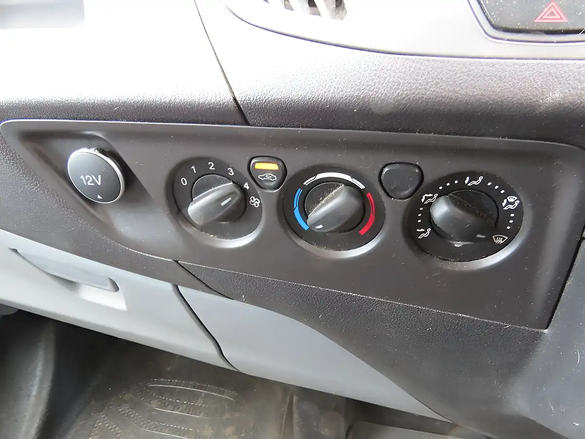 Used 2018 Ford Transit Custom Panel Van L2 H1 White - Interior and Exterior details 18