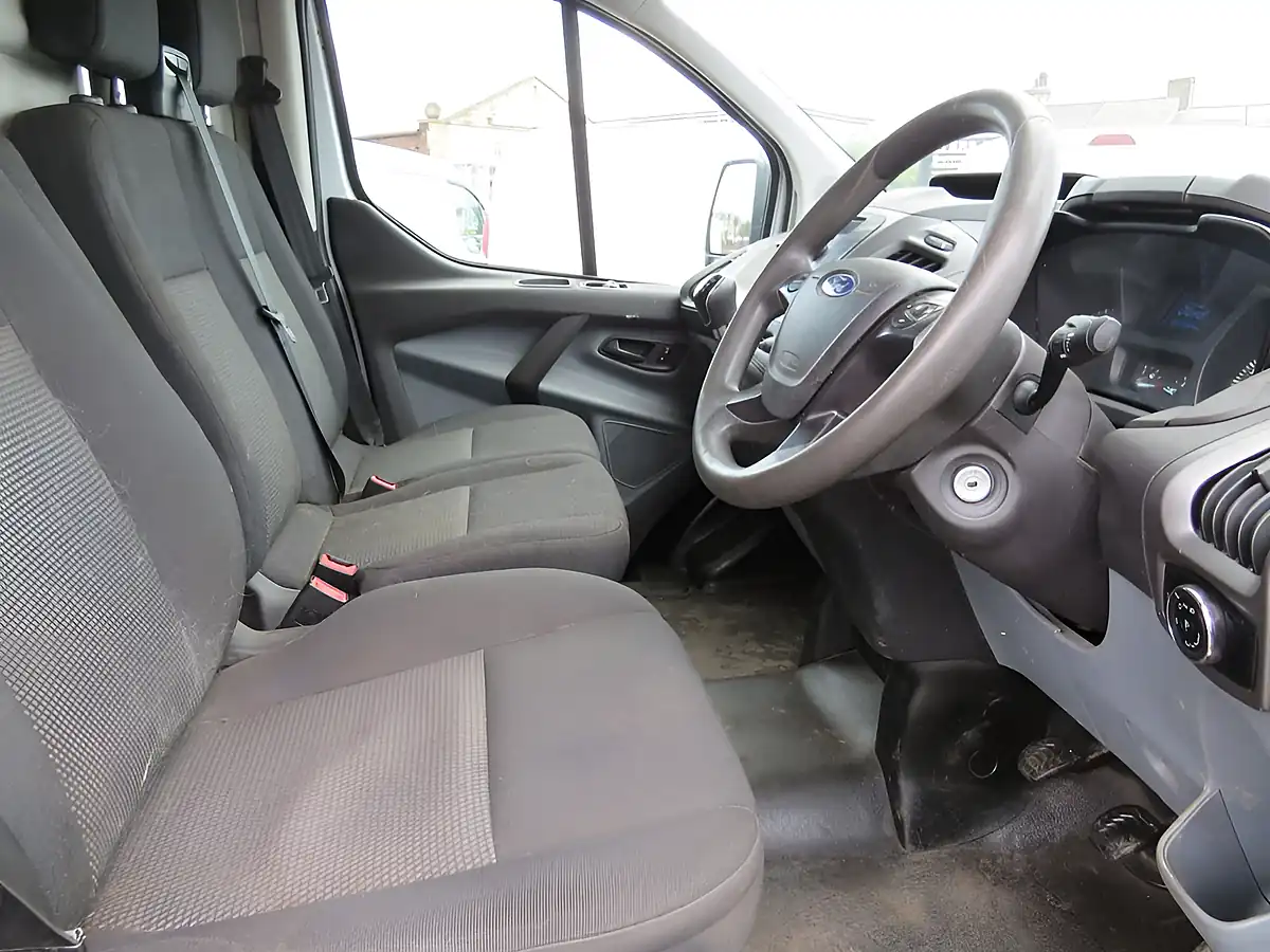 Used 2018 Ford Transit Custom Panel Van L2 H1 White - Interior and Exterior details 3
