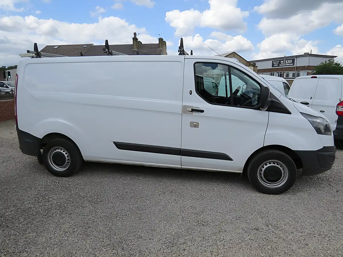 Used 2018 Ford Transit Custom Panel Van L2 H1 White - Interior and Exterior details 4
