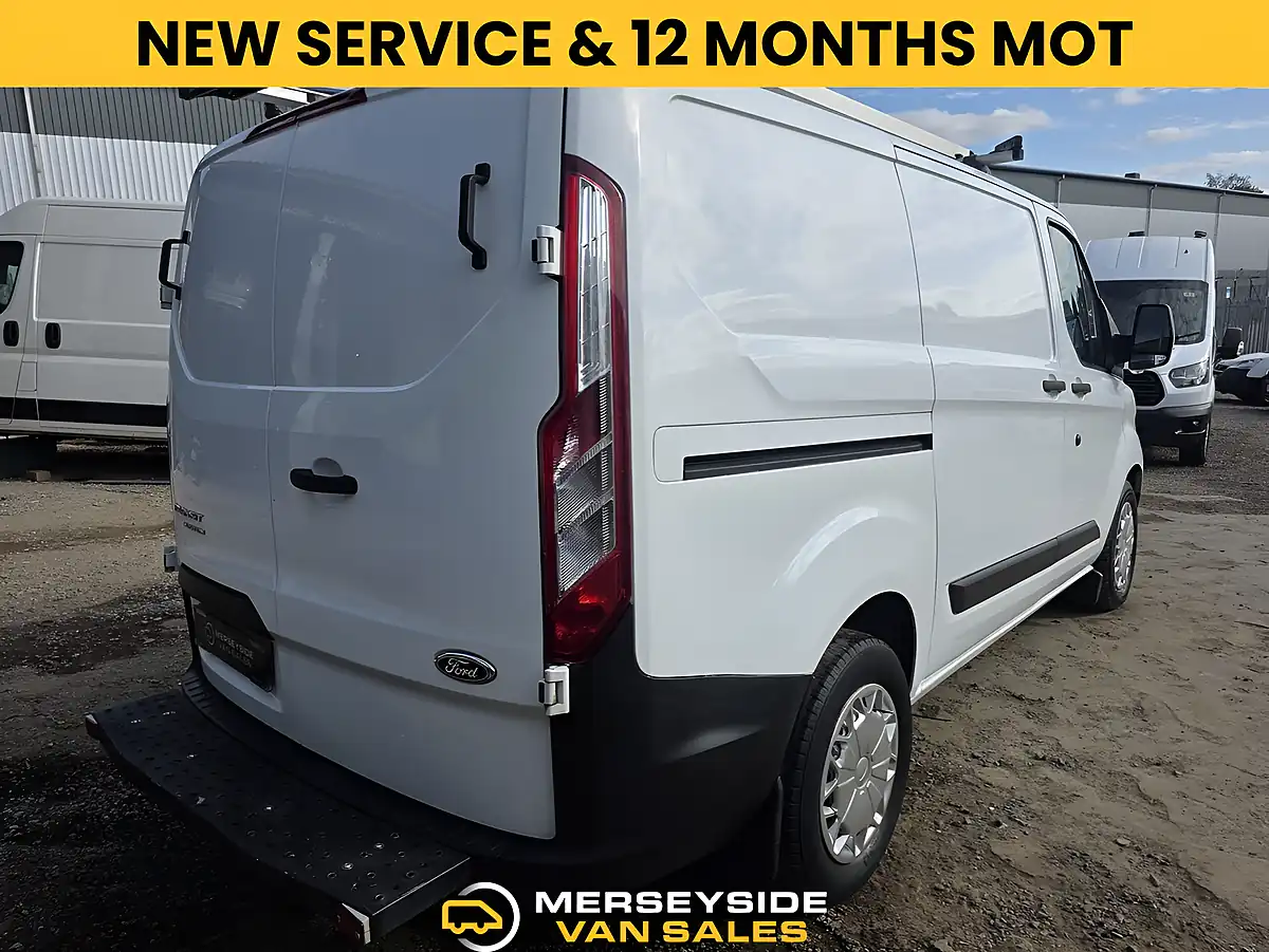 Used 2018 Ford Transit Custom Panel Van White - Interior and Exterior details 2