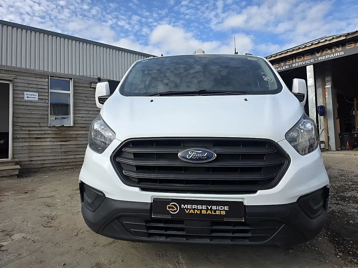 Used 2018 Ford Transit Custom Panel Van White - Interior and Exterior details 5