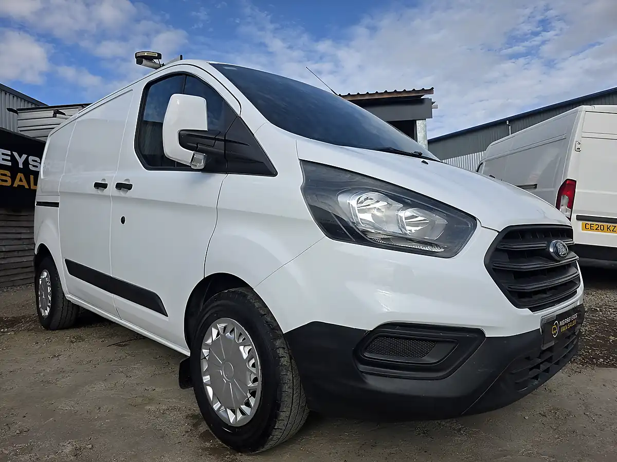 Used 2018 Ford Transit Custom Panel Van White - Interior and Exterior details 7