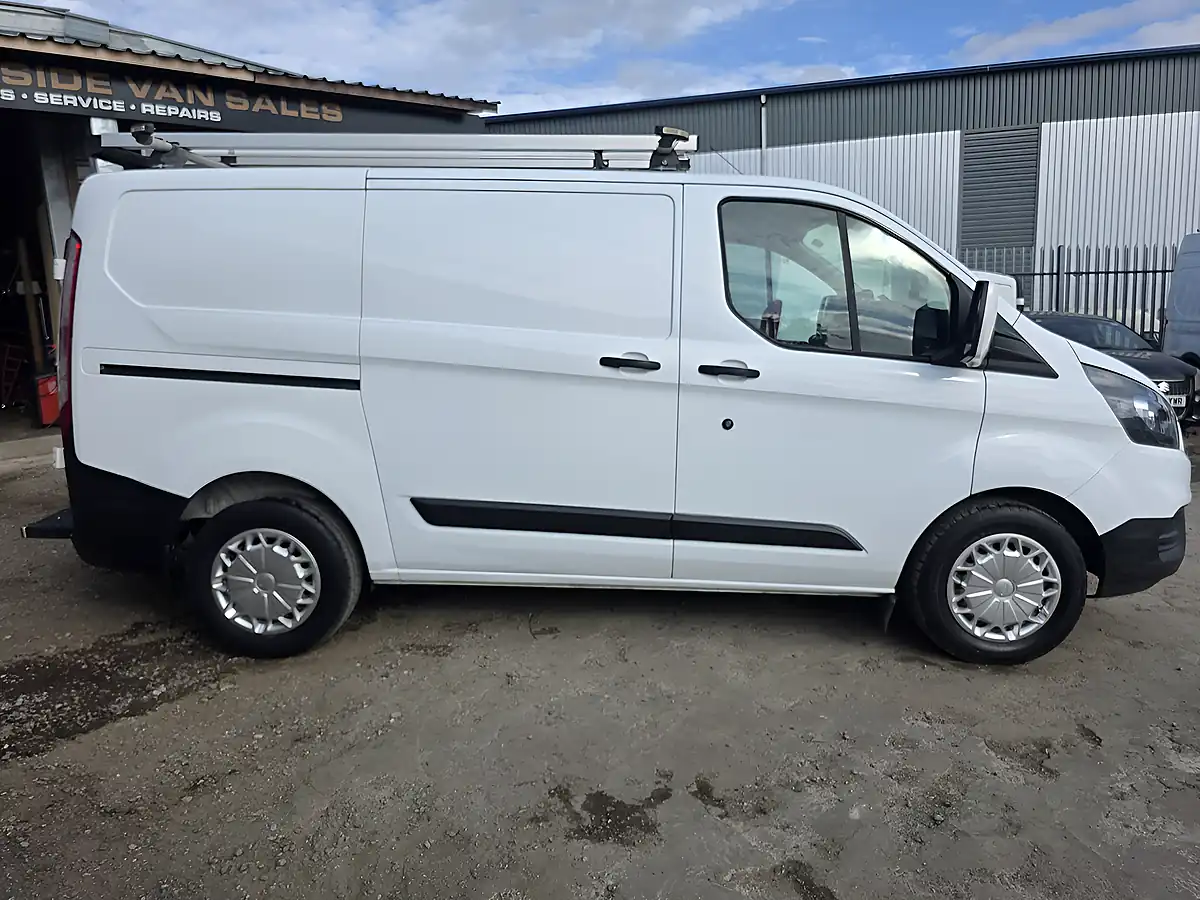 Used 2018 Ford Transit Custom Panel Van White - Interior and Exterior details 8