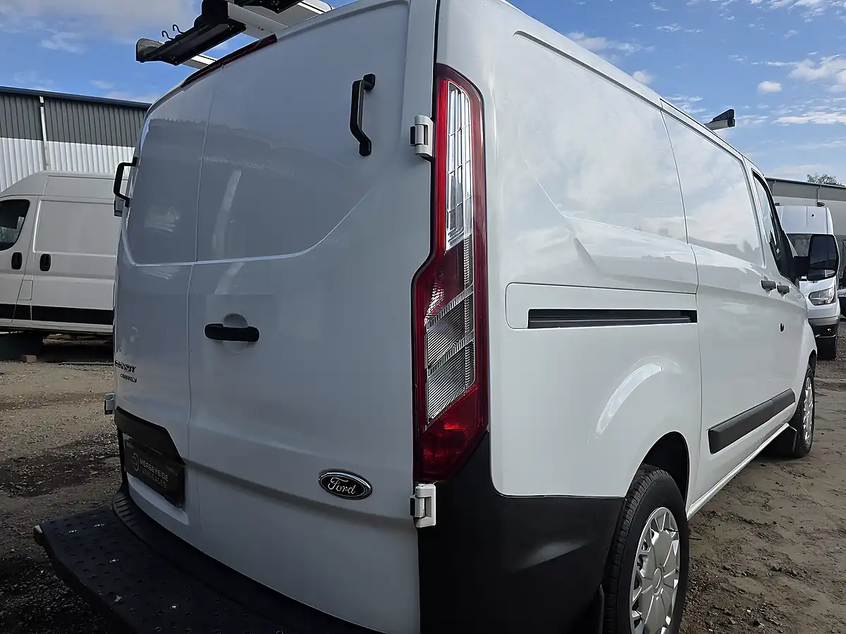 Used 2018 Ford Transit Custom Panel Van White - Interior and Exterior details 9