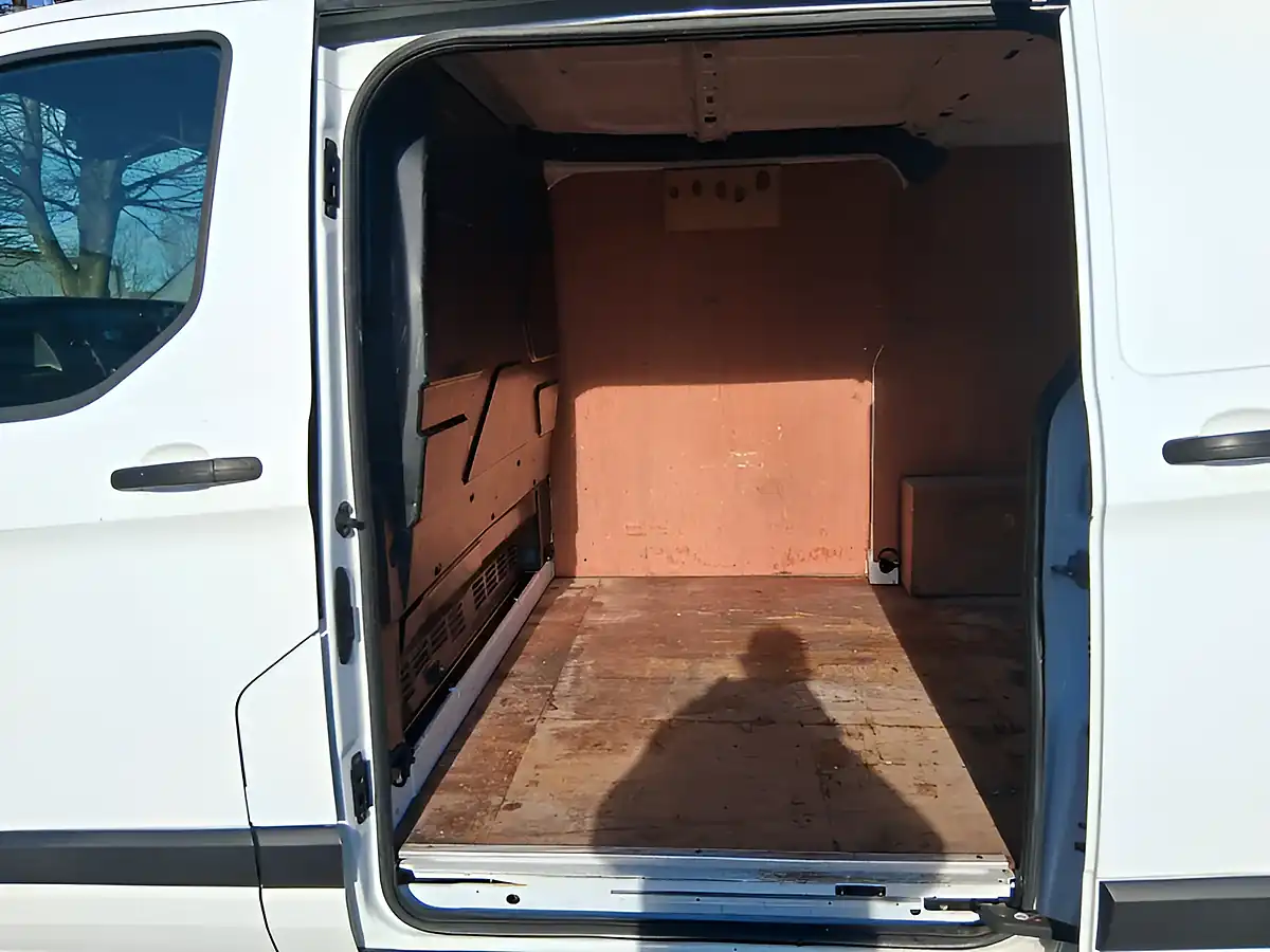 Used 2018 Ford Transit Custom Panel Van White - Interior and Exterior details 10