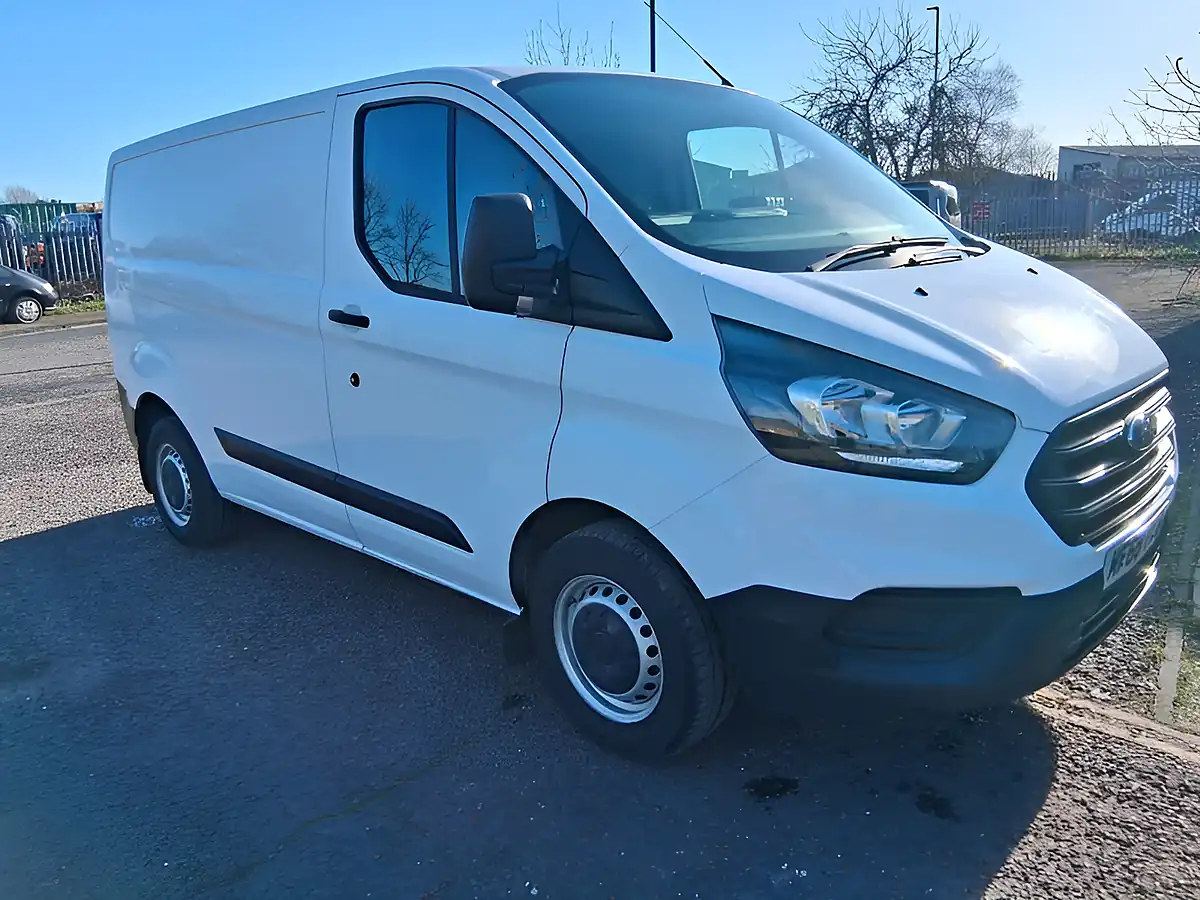 Used 2018 Ford Transit Custom Panel Van White - Interior and Exterior details 7