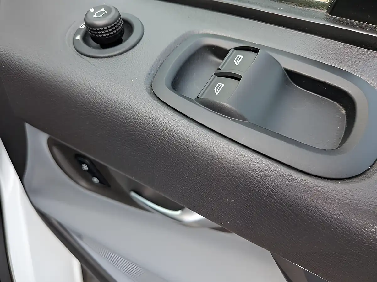 Used 2018 Ford Transit Custom Sport L1 H1 White - Interior and Exterior details 16