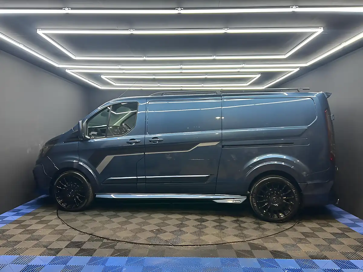 Used 2018 Ford Transit Custom Trend Blue - Interior and Exterior details 11