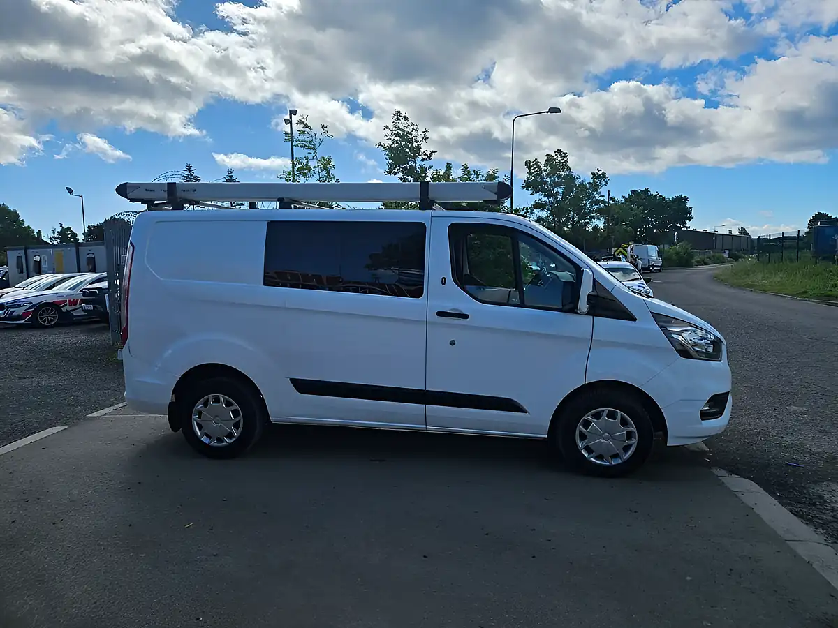 Used 2018 Ford Transit Custom Trend Crew White - Interior and Exterior details 2