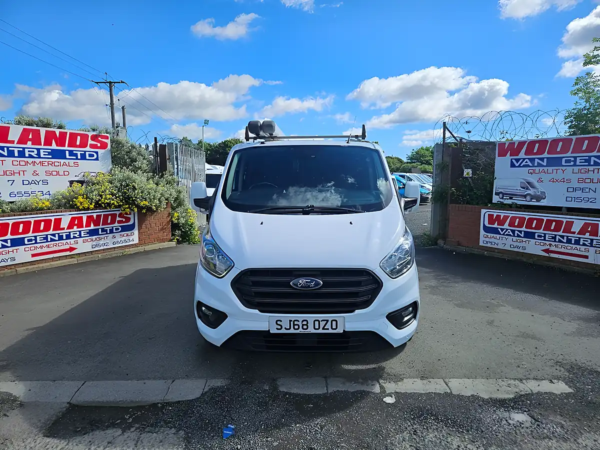 Used 2018 Ford Transit Custom Trend Crew White - Interior and Exterior details 3