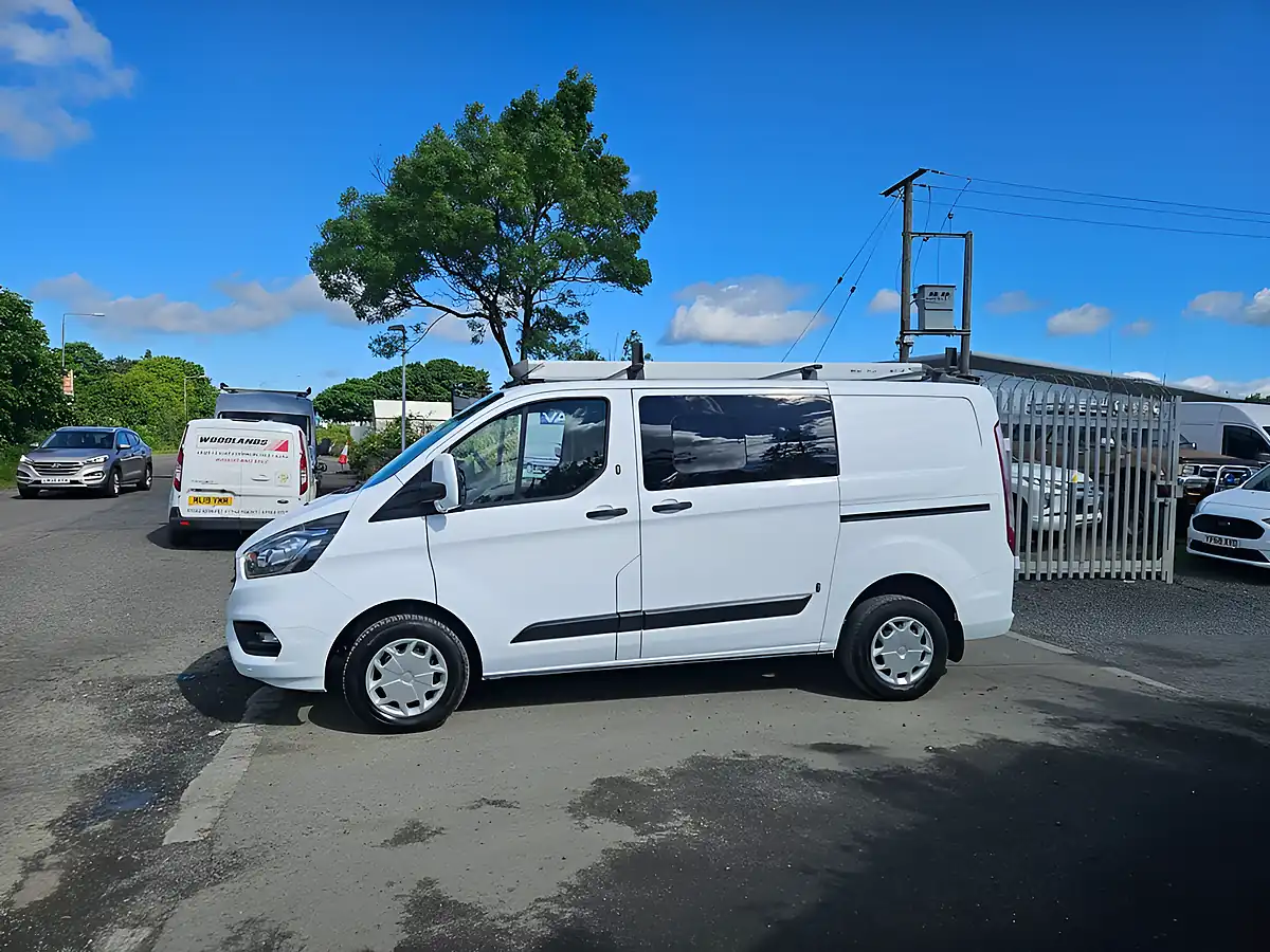 Used 2018 Ford Transit Custom Trend Crew White - Interior and Exterior details 5