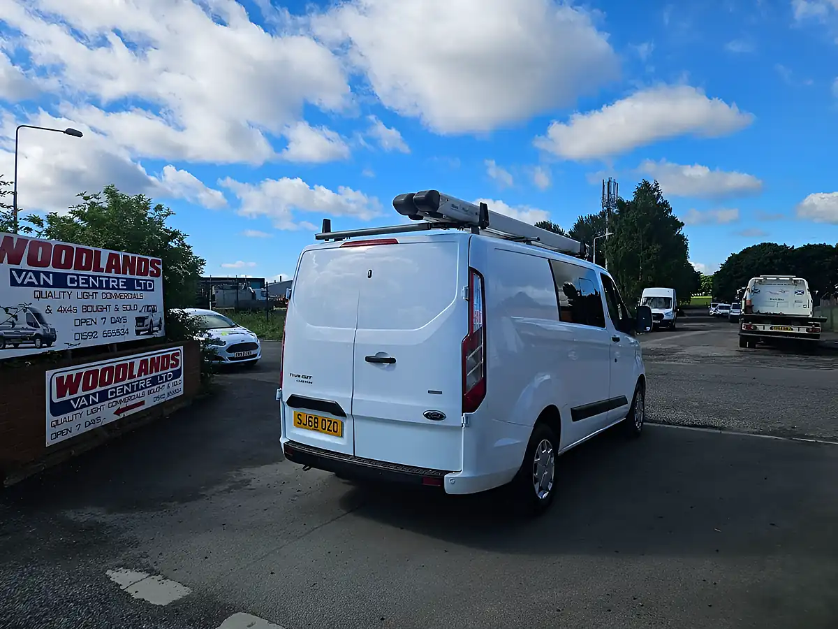 Used 2018 Ford Transit Custom Trend Crew White - Interior and Exterior details 8