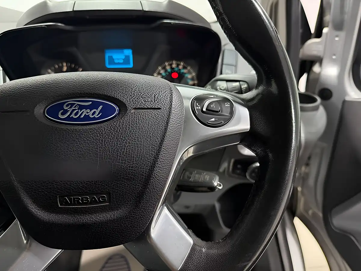 Used 2018 Ford Transit Custom Trend Silver - Interior and Exterior details 14