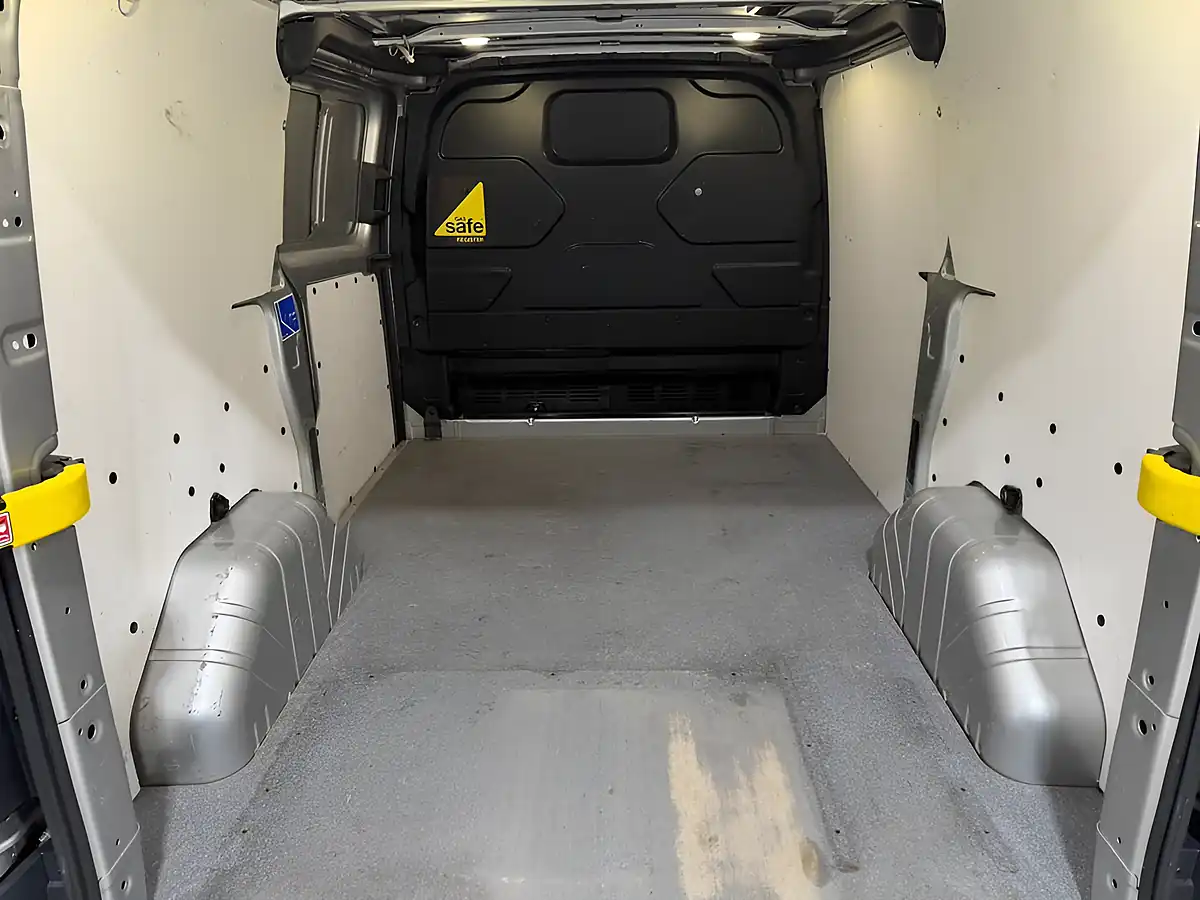 Used 2018 Ford Transit Custom Trend Silver - Interior and Exterior details 19