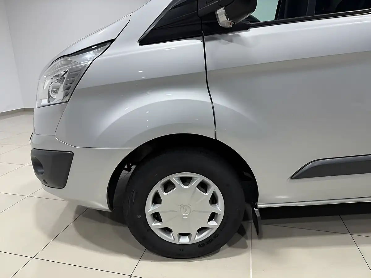 Used 2018 Ford Transit Custom Trend Silver - Interior and Exterior details 5