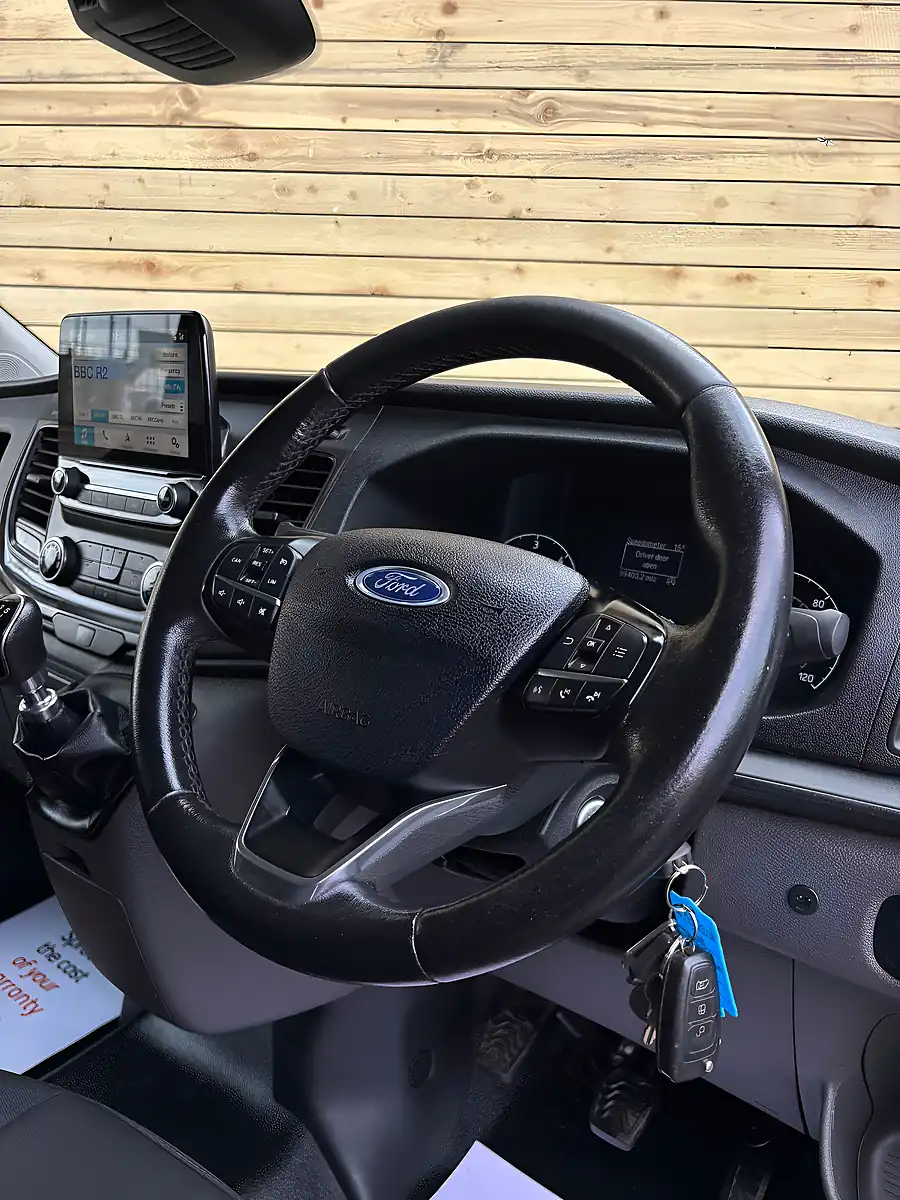 Used 2018 Ford Transit Custom Trend White - Interior and Exterior details 11