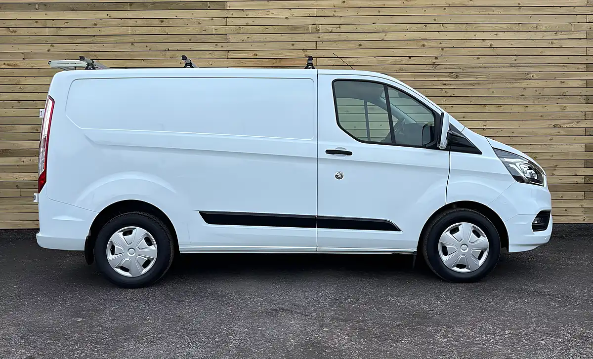 Used 2018 Ford Transit Custom Trend White - Interior and Exterior details 2
