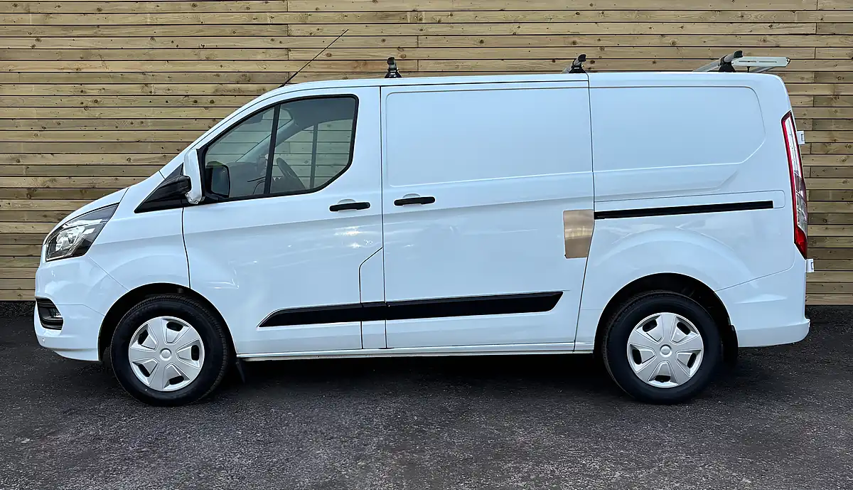 Used 2018 Ford Transit Custom Trend White - Interior and Exterior details 6