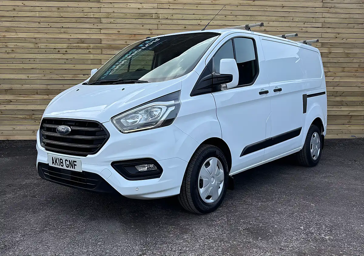 Used 2018 Ford Transit Custom Trend White - Interior and Exterior details 7