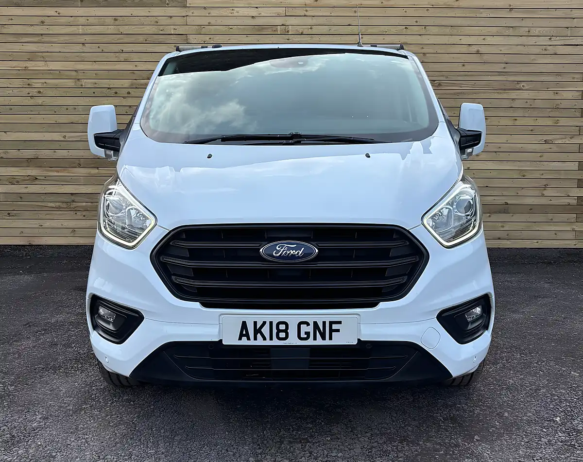 Used 2018 Ford Transit Custom Trend White - Interior and Exterior details 8