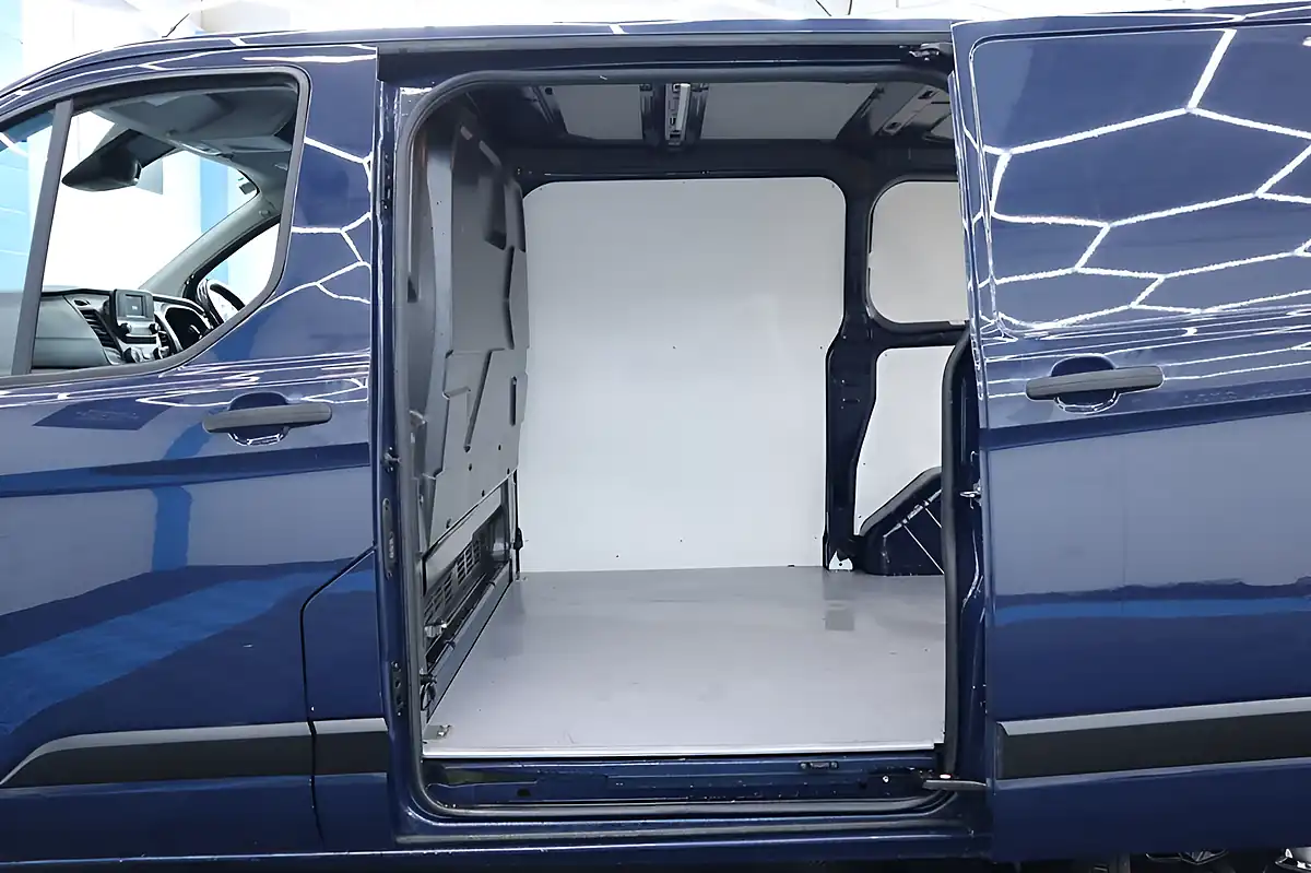 Used 2018 Ford Transit Custom Trend White - Interior and Exterior details 13