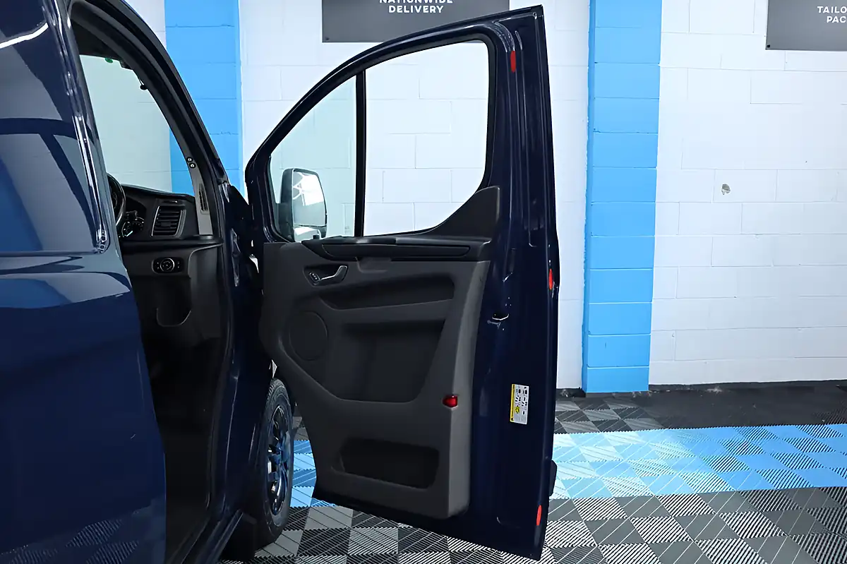Used 2018 Ford Transit Custom Trend White - Interior and Exterior details 15