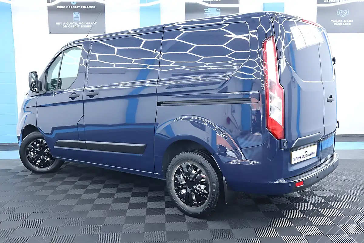 Used 2018 Ford Transit Custom Trend White - Interior and Exterior details 9