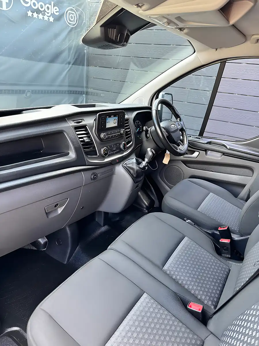 Used 2018 Ford Transit Custom Trend White - Interior and Exterior details 10