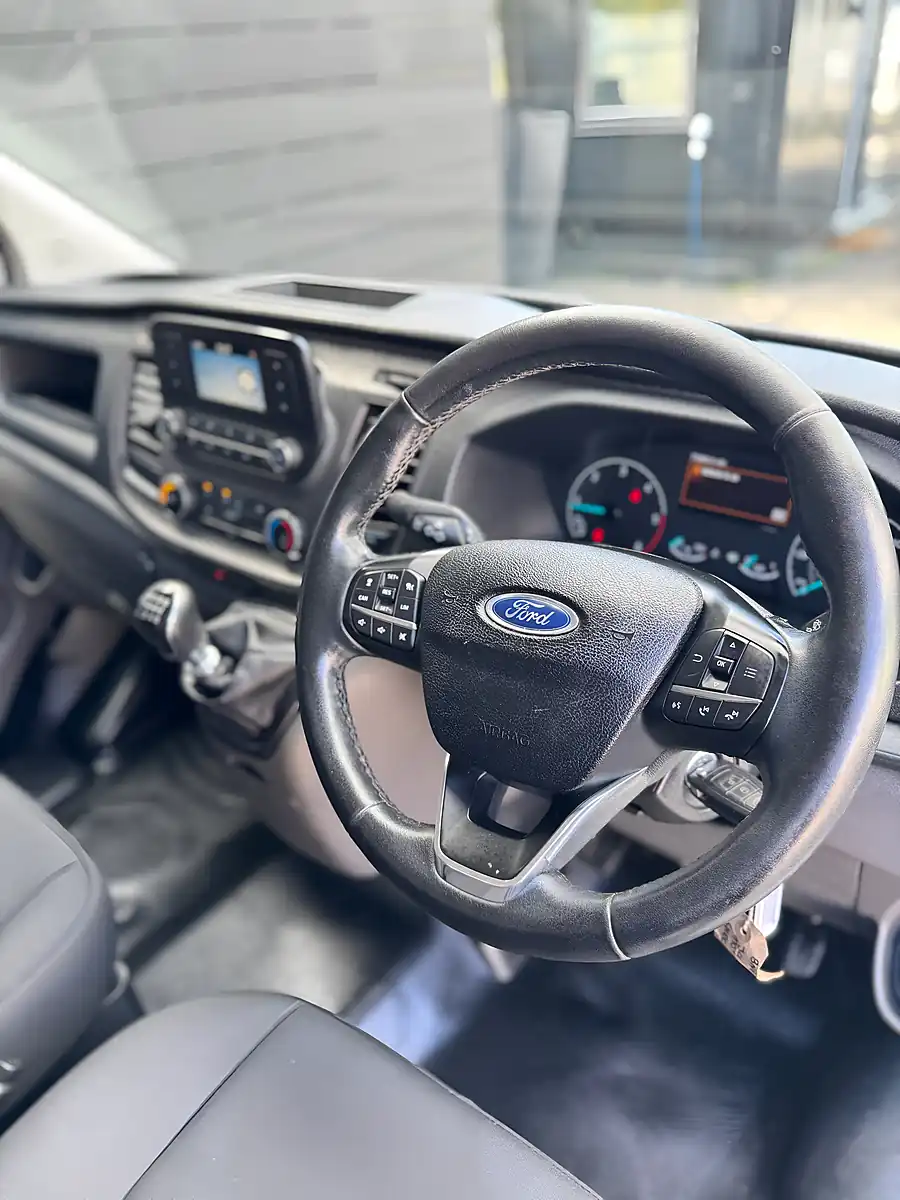 Used 2018 Ford Transit Custom Trend White - Interior and Exterior details 13