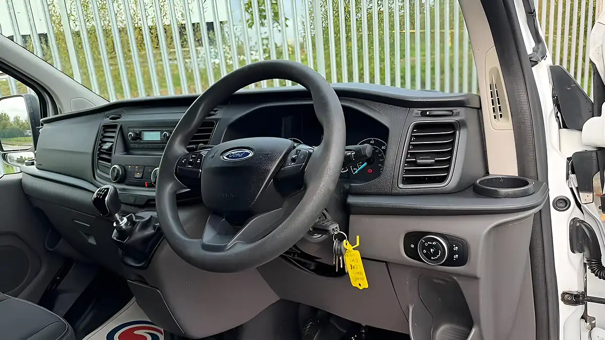 Used 2018 Ford Transit Custom Twin Sliding Side Door White - Interior and Exterior details 16