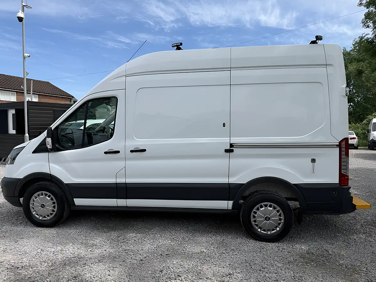 Used 2018 Ford Transit L2 H3 (mwb) 350 (ex Bt Fleet) White - Interior and Exterior details 6