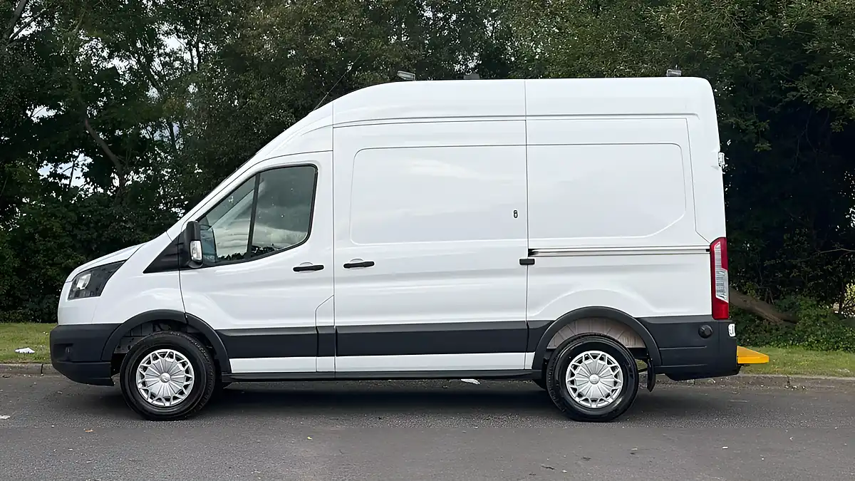 Used 2018 Ford Transit L2 H3 White - Interior and Exterior details 4