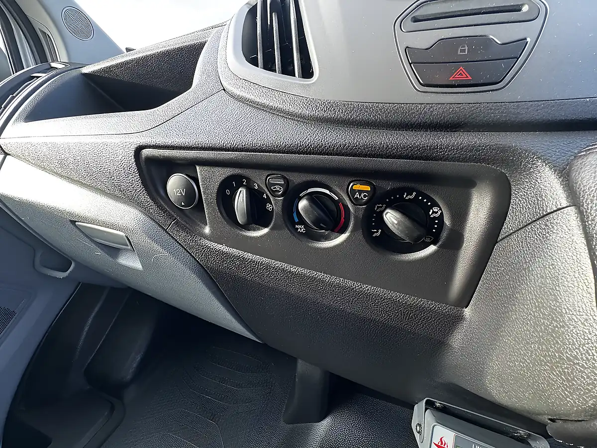 Used 2018 Ford Transit Leader 350 Frozen White - Interior and Exterior details 12