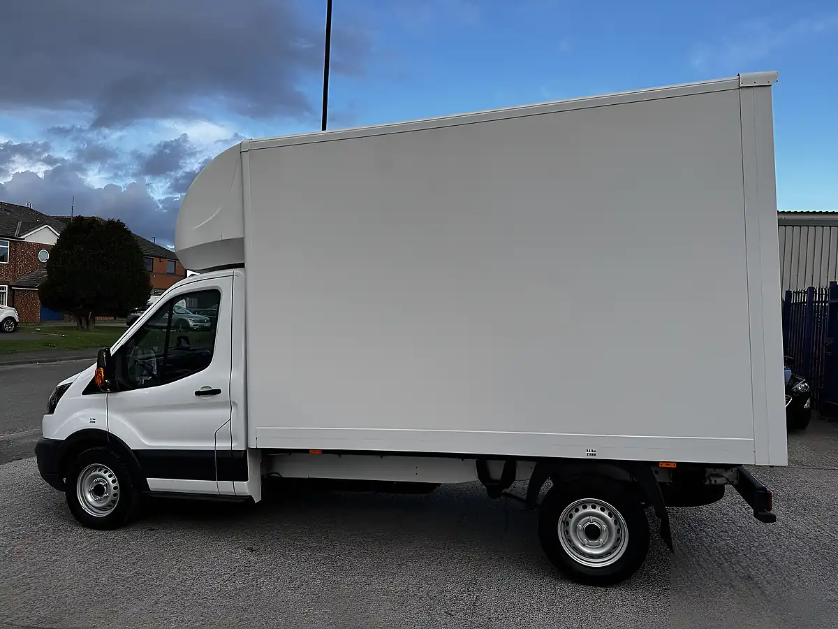 Used 2018 Ford Transit Leader 350 Frozen White - Interior and Exterior details 8