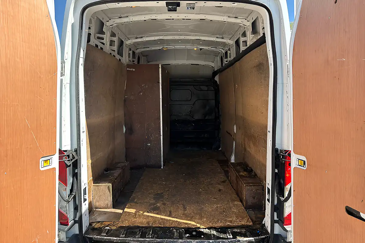 Used 2018 Ford Transit RWD L3 White - Interior and Exterior details 9