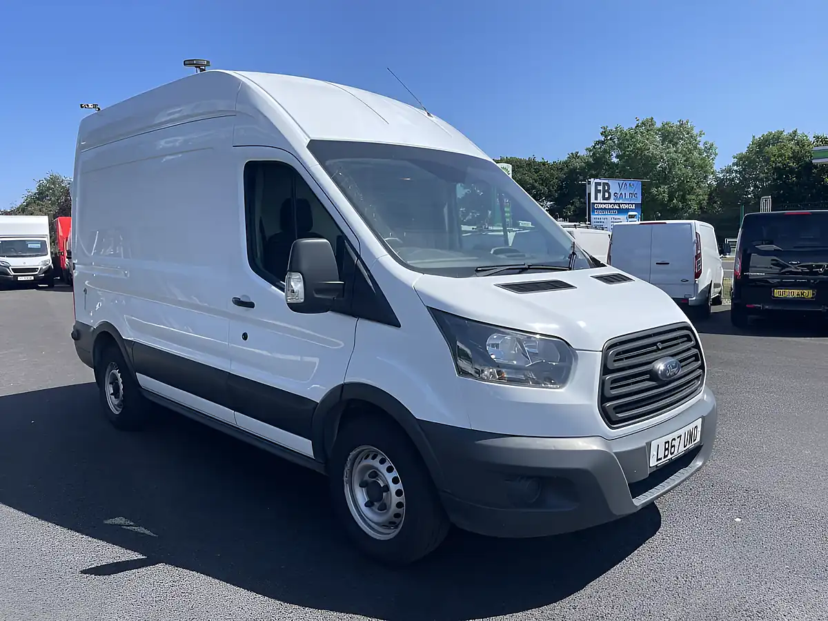 Used 2018 Ford Transit T350 L2H2 White - Front View