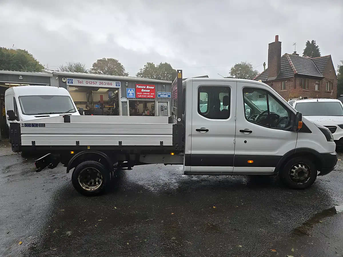 Used 2018 Ford Transit Tipper Crew Van White - Interior and Exterior details 11