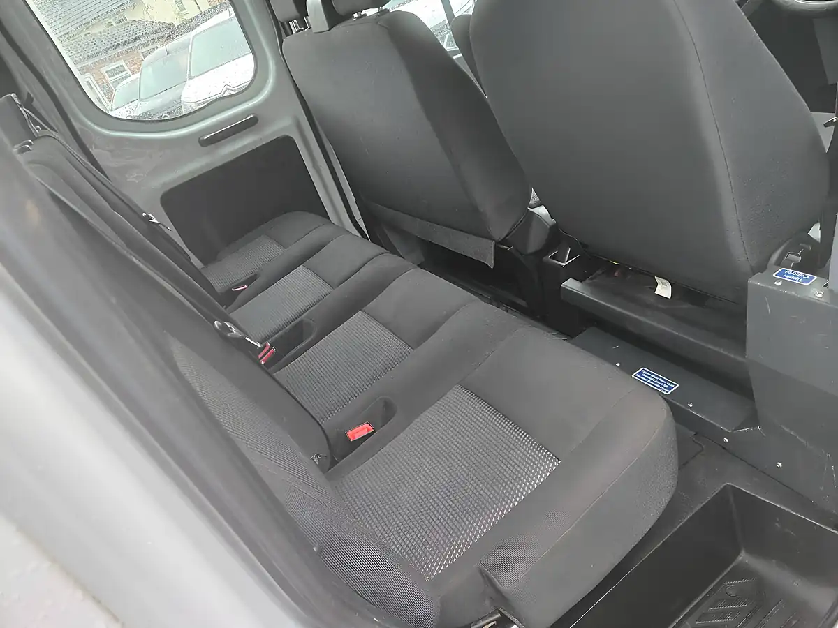 Used 2018 Ford Transit Tipper Crew Van White - Interior and Exterior details 12