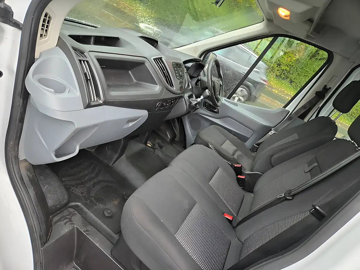 Used 2018 Ford Transit Tipper Crew Van White - Interior and Exterior details 5